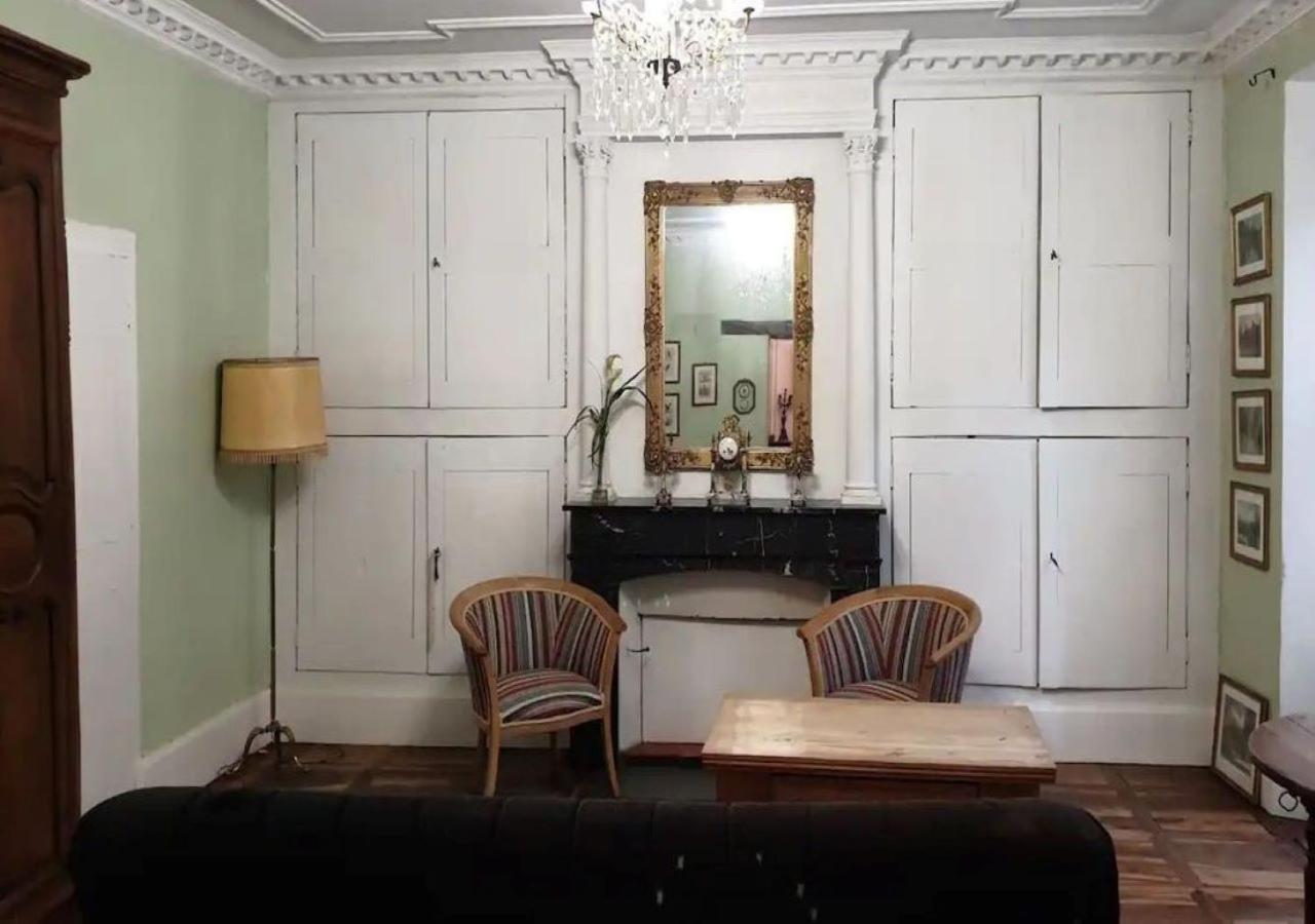 Grand Appartement De Charme Avec Parking Prive Florac Exterior photo